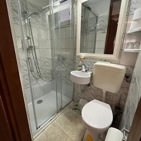 Mini Budget Apartment